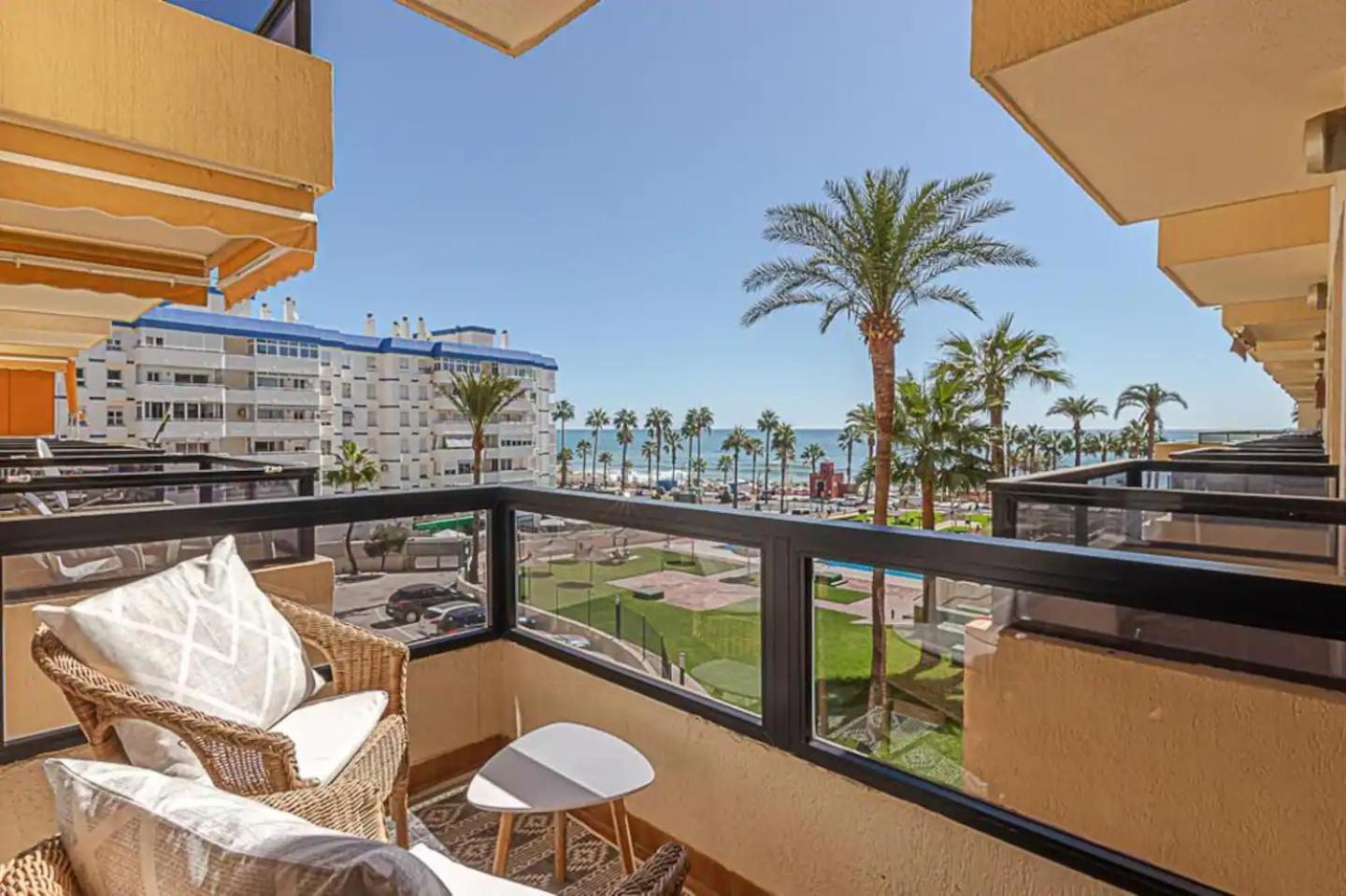 Encantador apartamento en primera línea de playa Benalmádena Exterior foto